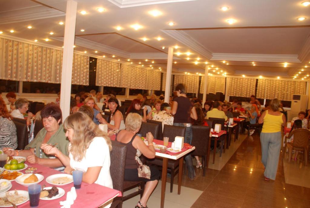 Club Bayar Beach Hotel Alanya Buitenkant foto